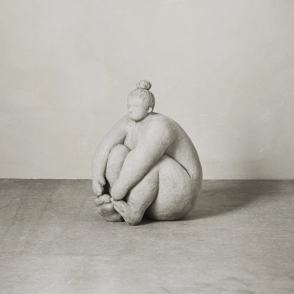 "Serenità" — Sitting Woman Sculpture